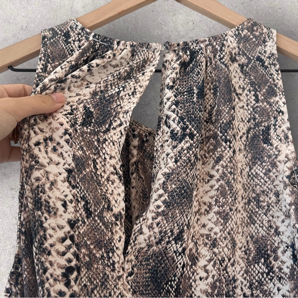 Revolve L’Academie Los Angeles Snakeprint Cold Shoulder Top Size XS - Picture 10 of 13